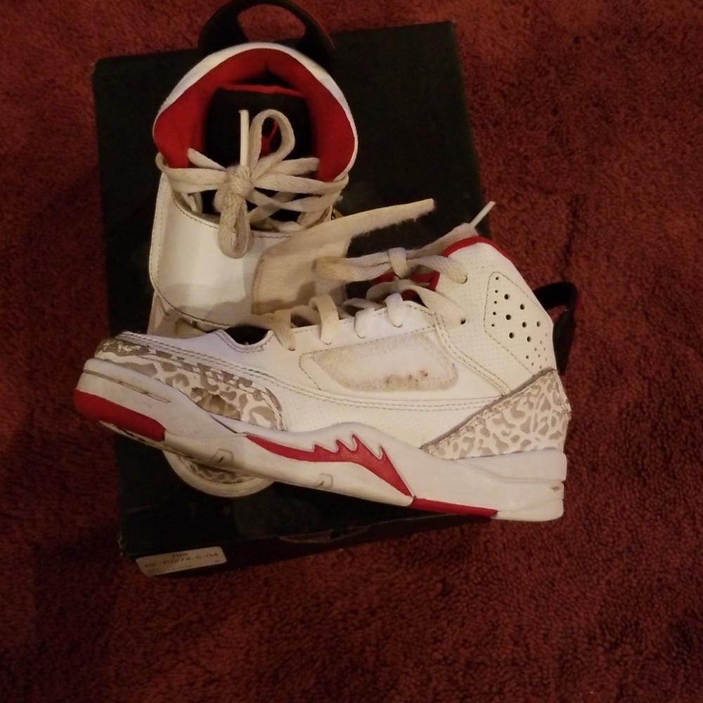 Sneakers - Picture 6 of 7